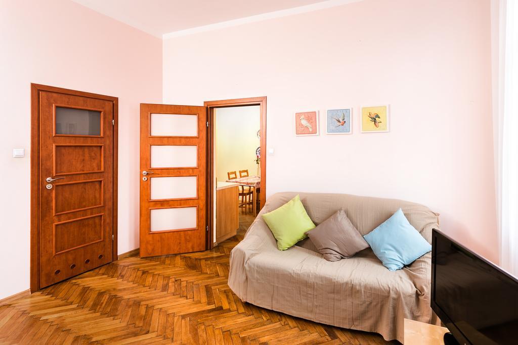 Live Like Locals: Market Square X Jewish District Cracóvia Exterior foto